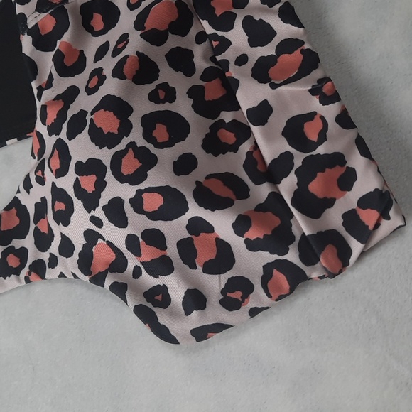 Shein Sports Bra - Picture 4 of 11